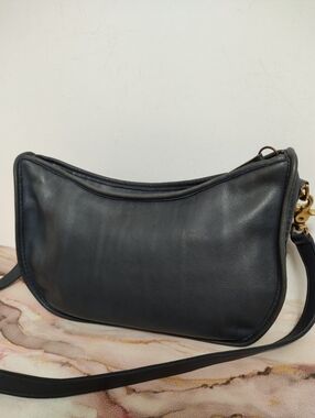 Vintage Coach 4040 Swinger Large Blue
